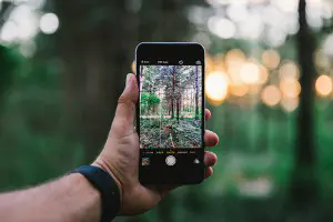 Как использовать существующие изображения или видео из рулона камеры в Instagram Stories