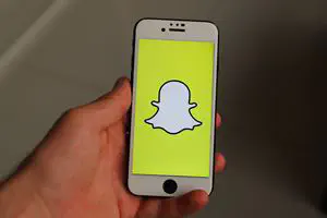 Как автоматически сохранять разговоры в Snapchat