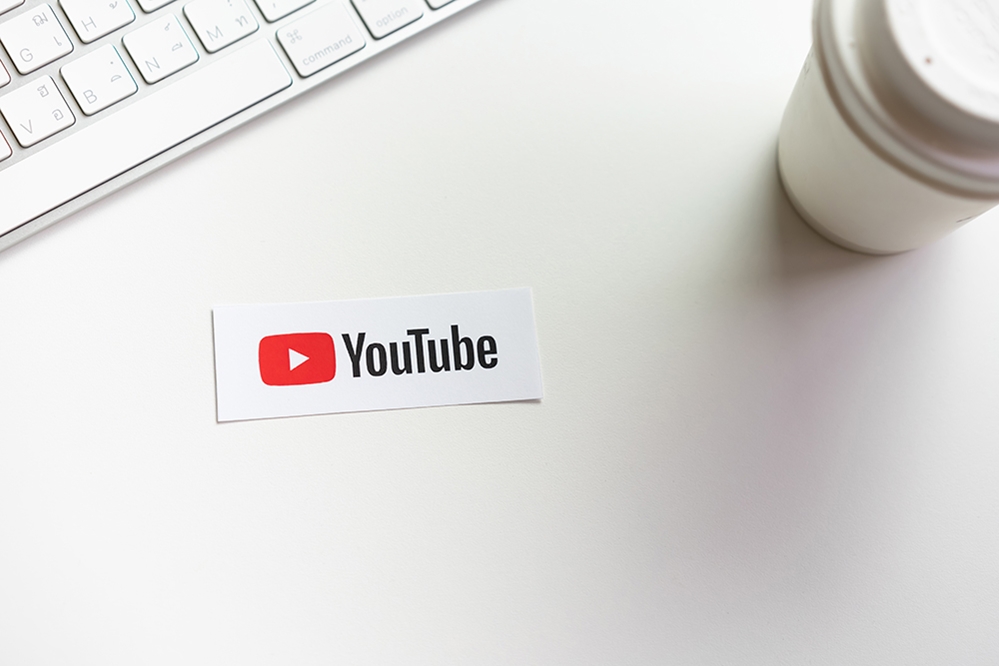 Есть ли на YouTube темный режим?