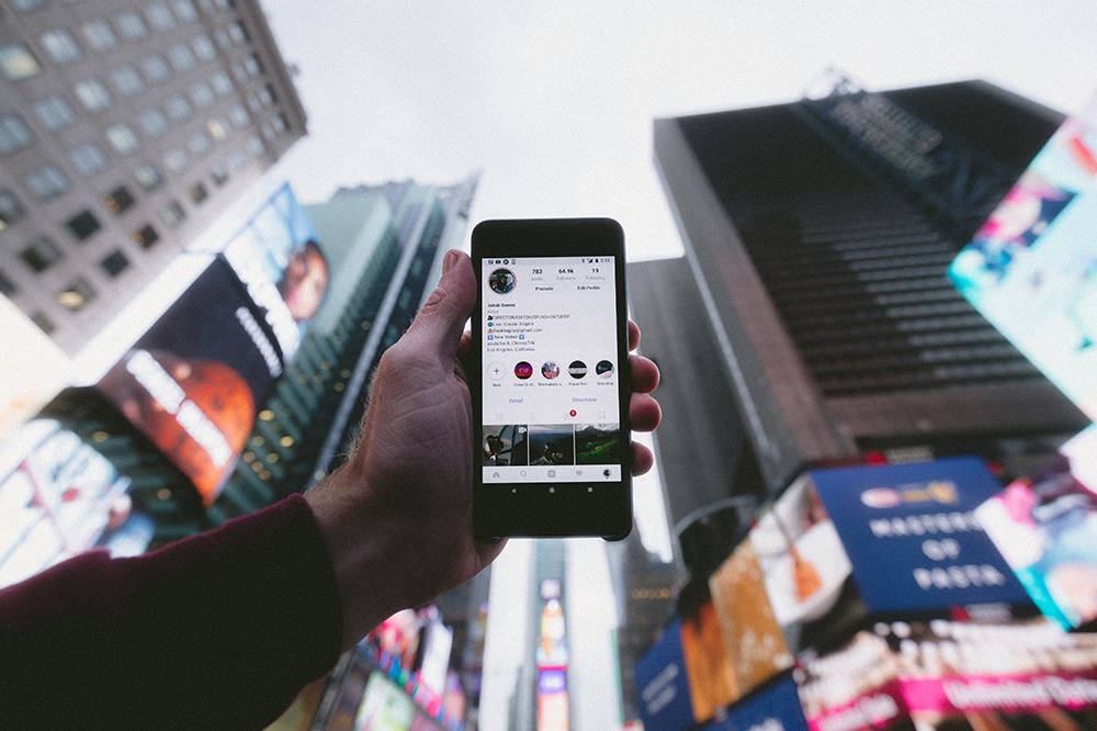 Как определить, кто больше всего просматривает ваши истории и видео в Instagram