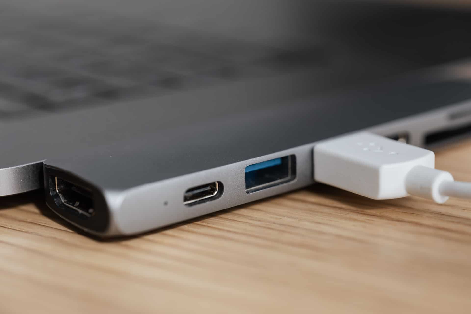 Почему мой внешний монитор не работает от порта USB-C моего ноутбука