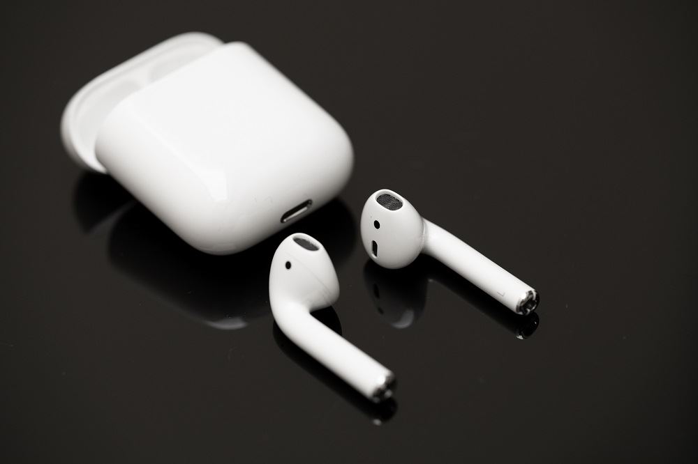 Как чистить AirPods и чехол