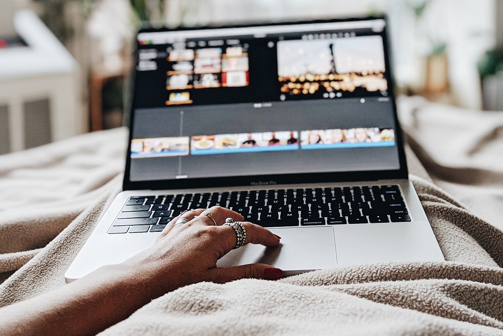 Как добавить музыку в iMovie