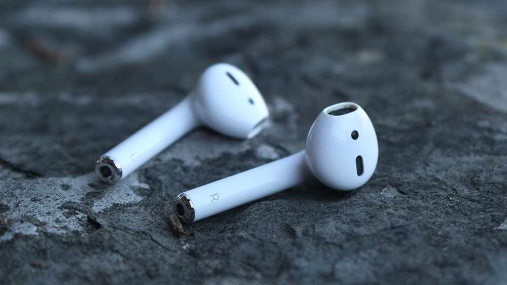 Как использовать AirPods для слежки за другими людьми