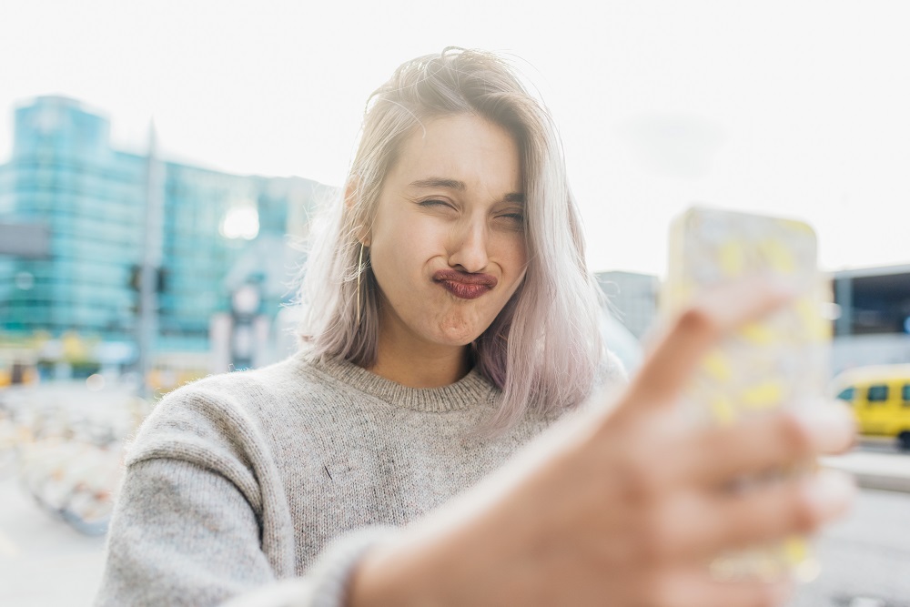 Как сделать пользовательские стикеры для Snapchat