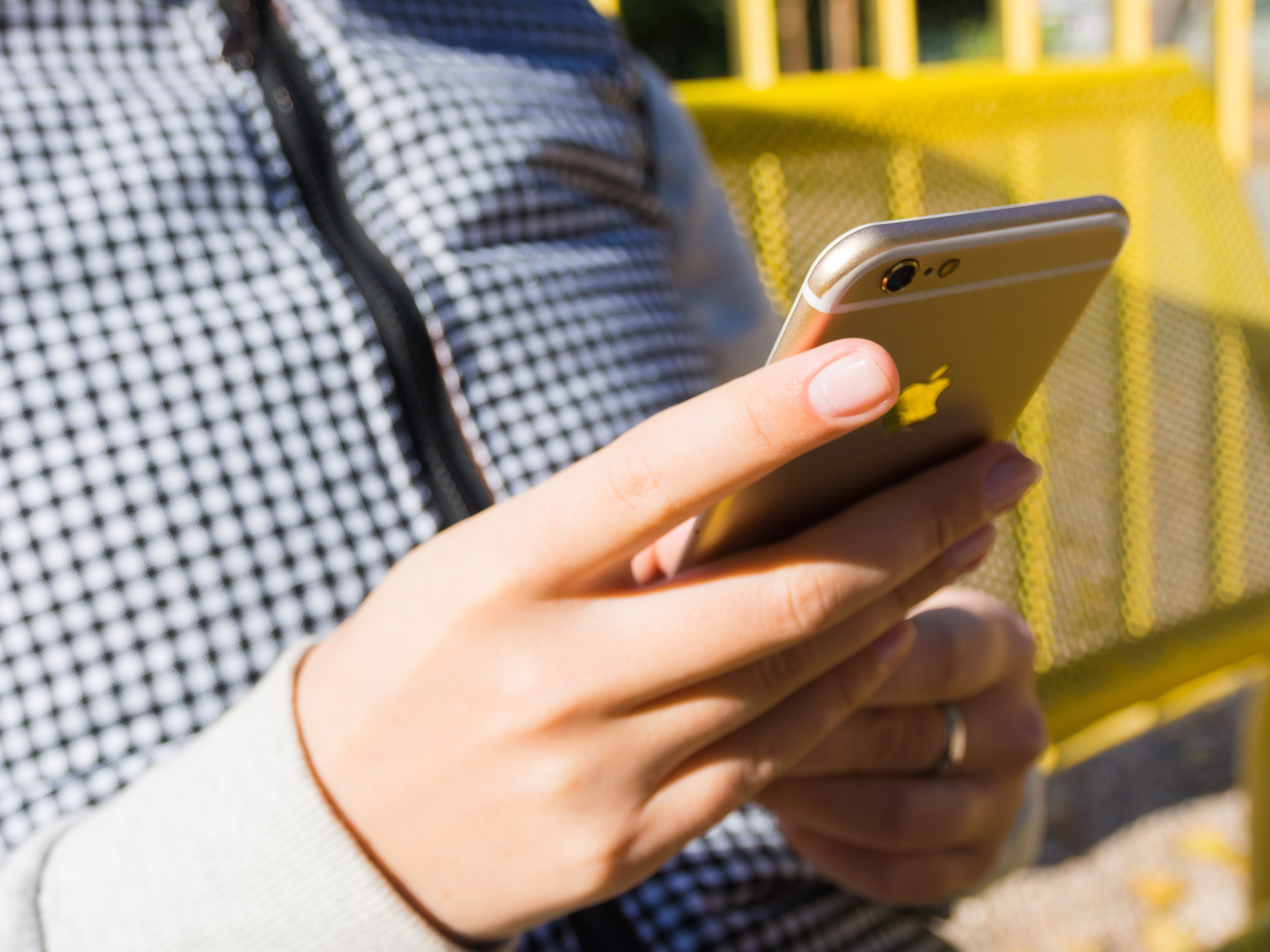 Как доверять приложениям на iPhone