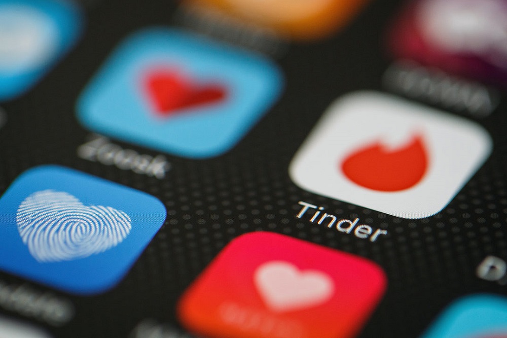 Создает ли Tinder фальшивые профили?